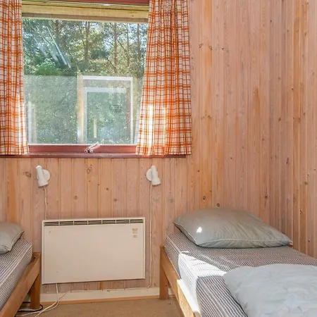 6 Person In Orsted-by Traum *